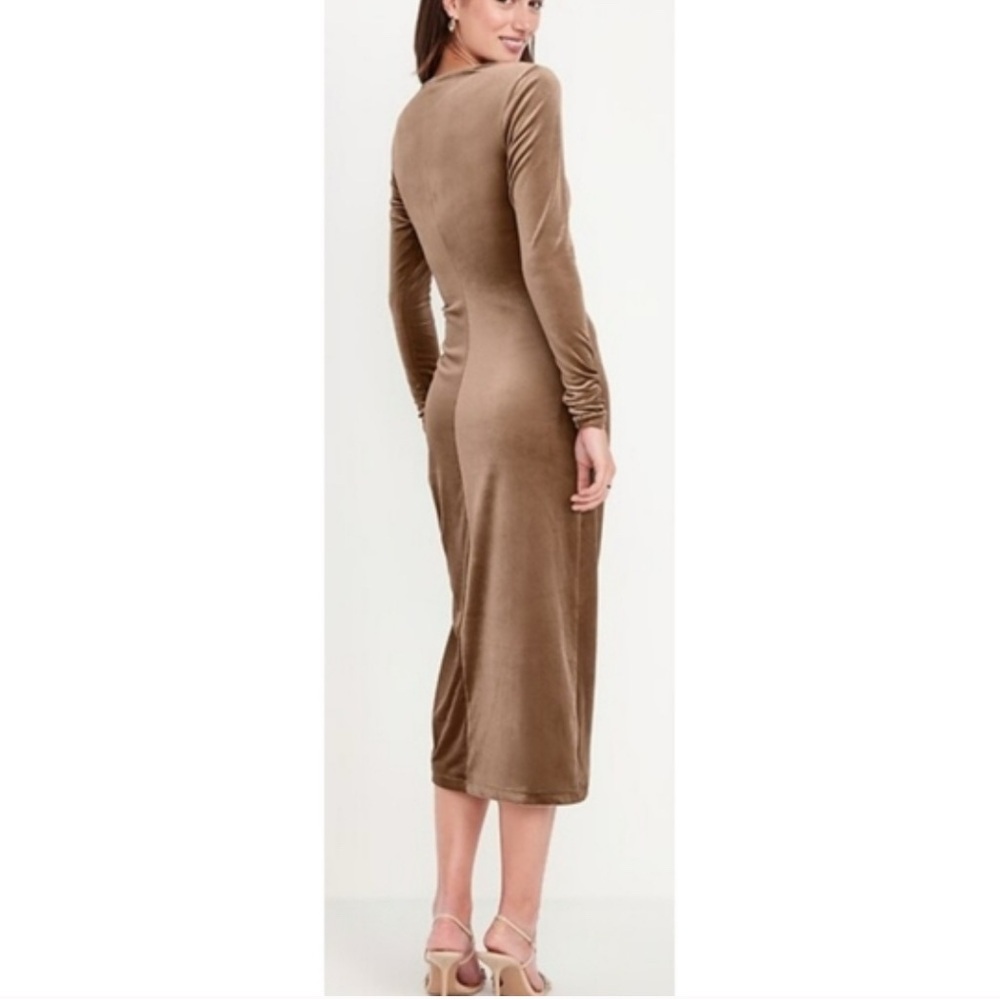 Old Navy Velvet Long Sleeve Dress in Brown - Picture 4 of 7